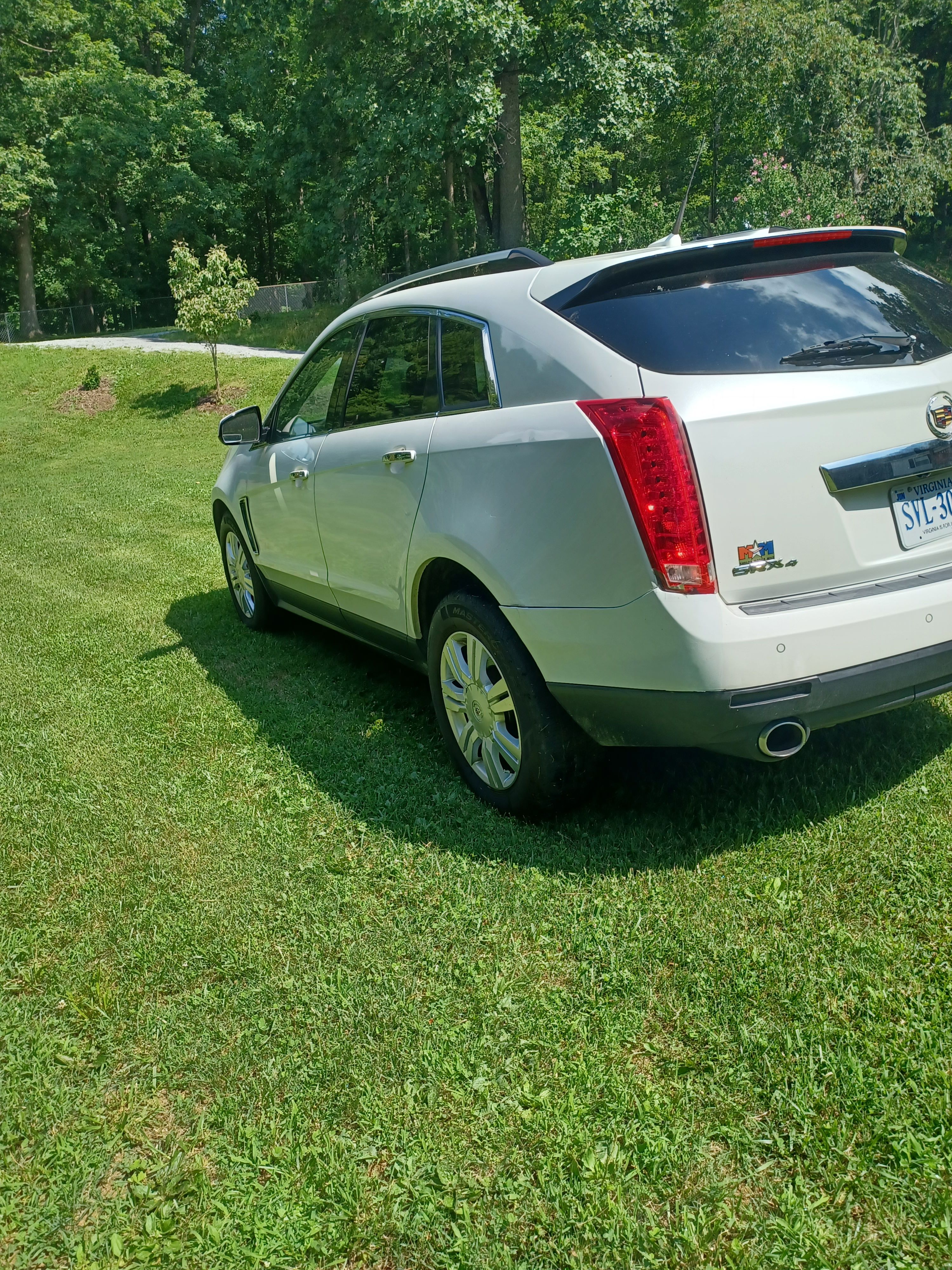 Used 2013 Cadillac SRX Luxury w/ Driver Awareness Package AWD/4WD image 5