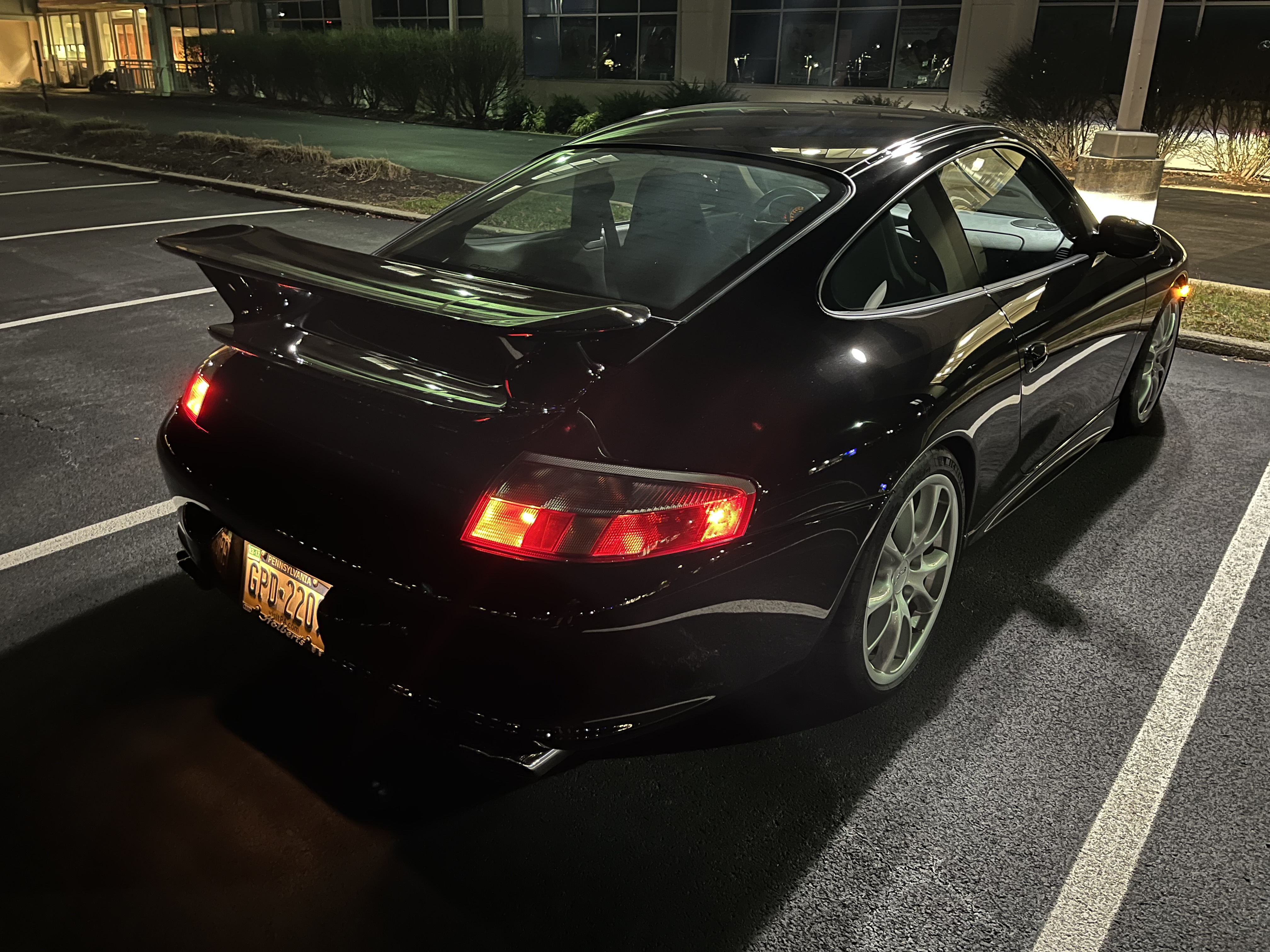 Used 2004 Porsche 911 GT3 RWD image 14