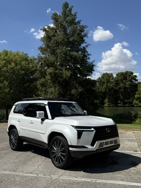 Used 2026 Lexus GX 550 w/ Accessory Package (31) AWD/4WD image 8