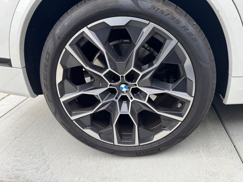 Used 2024 BMW X7 xDrive40i w/ M Sport Package image 21