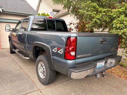 Used 2007 Chevrolet Silverado 2500 LT w/ Heavy-Duty Power Package AWD/4WD image 5