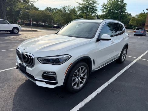 Used 2021 BMW X5 xDrive40i w/ Executive Package AWD/4WD image 4