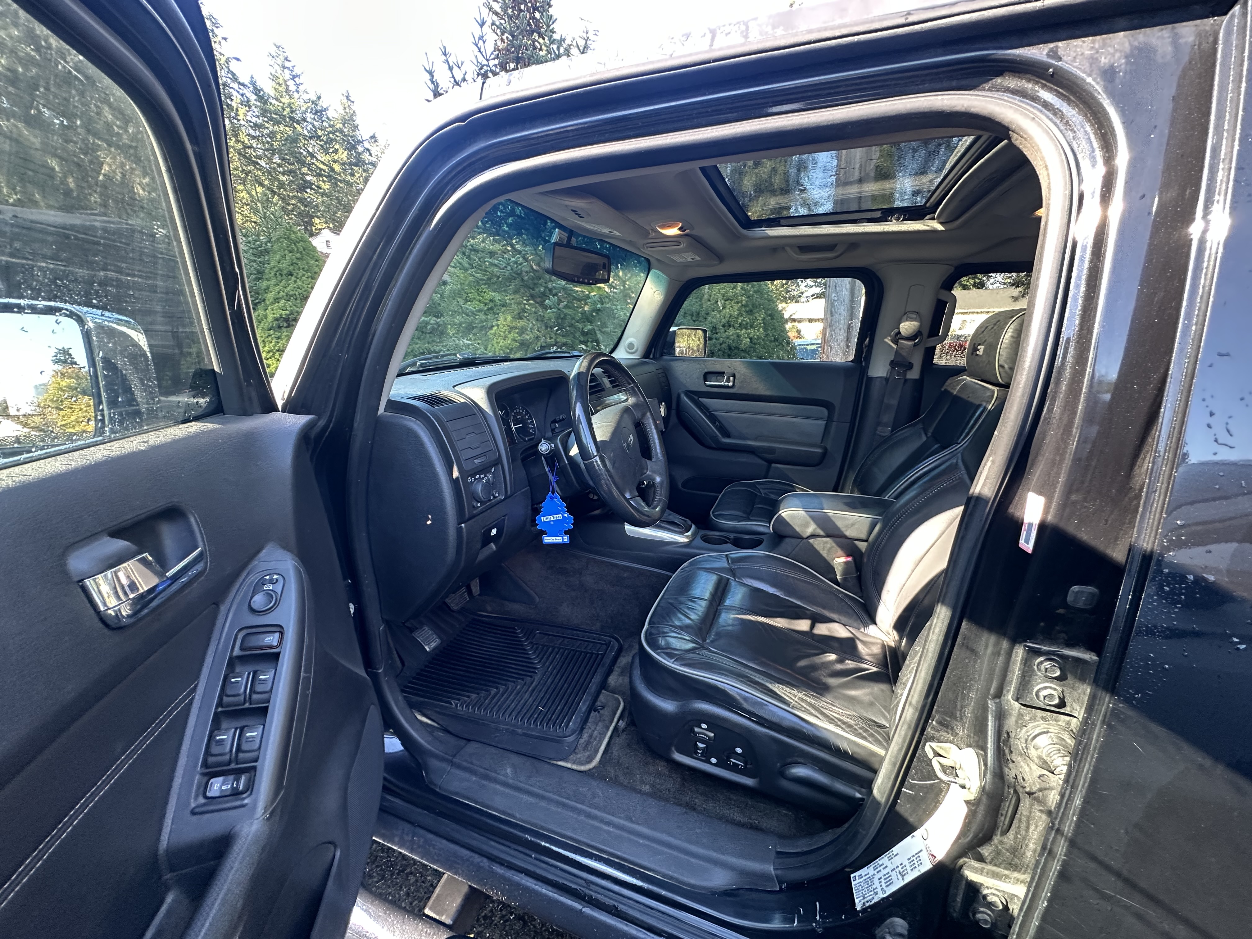 Used 2009 HUMMER H3 AWD/4WD image 16