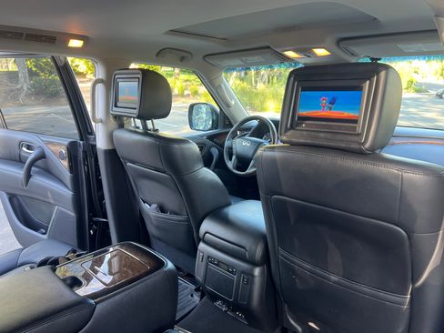 Used 2014 INFINITI QX80 2WD w/ Deluxe Touring Package image 14