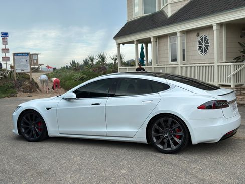 Used 2019 Tesla Model S Performance AWD/4WD image 2