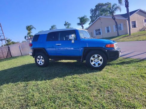 Used 2007 Toyota FJ Cruiser 2WD image 6