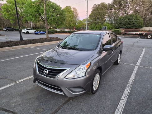 Used 2019 Nissan Versa S Plus image 8