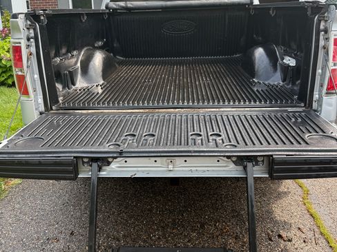 Used 2013 Ford F150 XLT w/ XLT Chrome Pkg AWD/4WD image 15