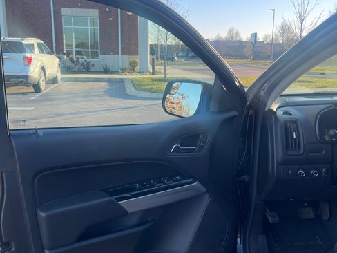 Used 2017 Chevrolet Colorado LT w/ LT Convenience Package image 20