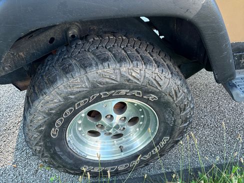 Used 1999 Jeep Wrangler Sahara AWD/4WD image 16