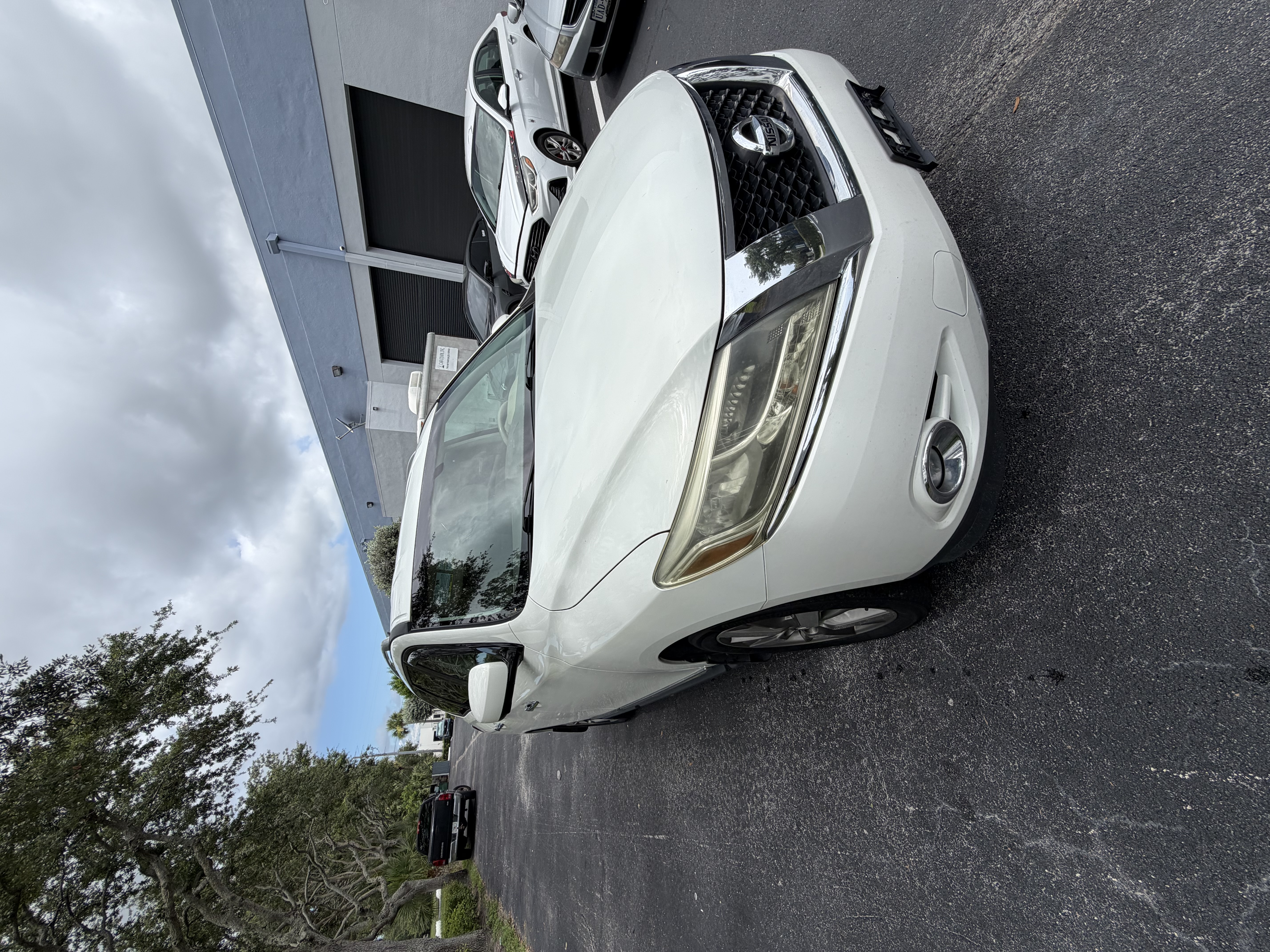 Used 2014 Nissan Pathfinder Platinum FWD image 6