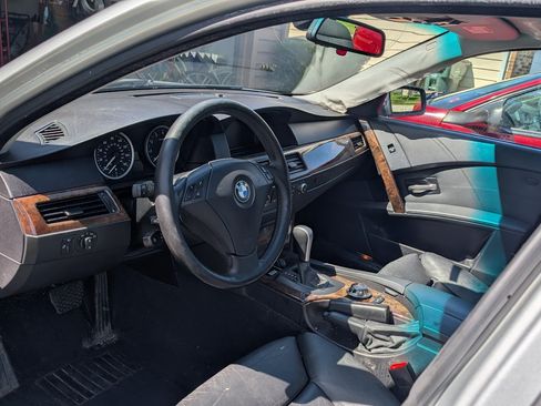 Used 2006 BMW 530xi Wagon image 10