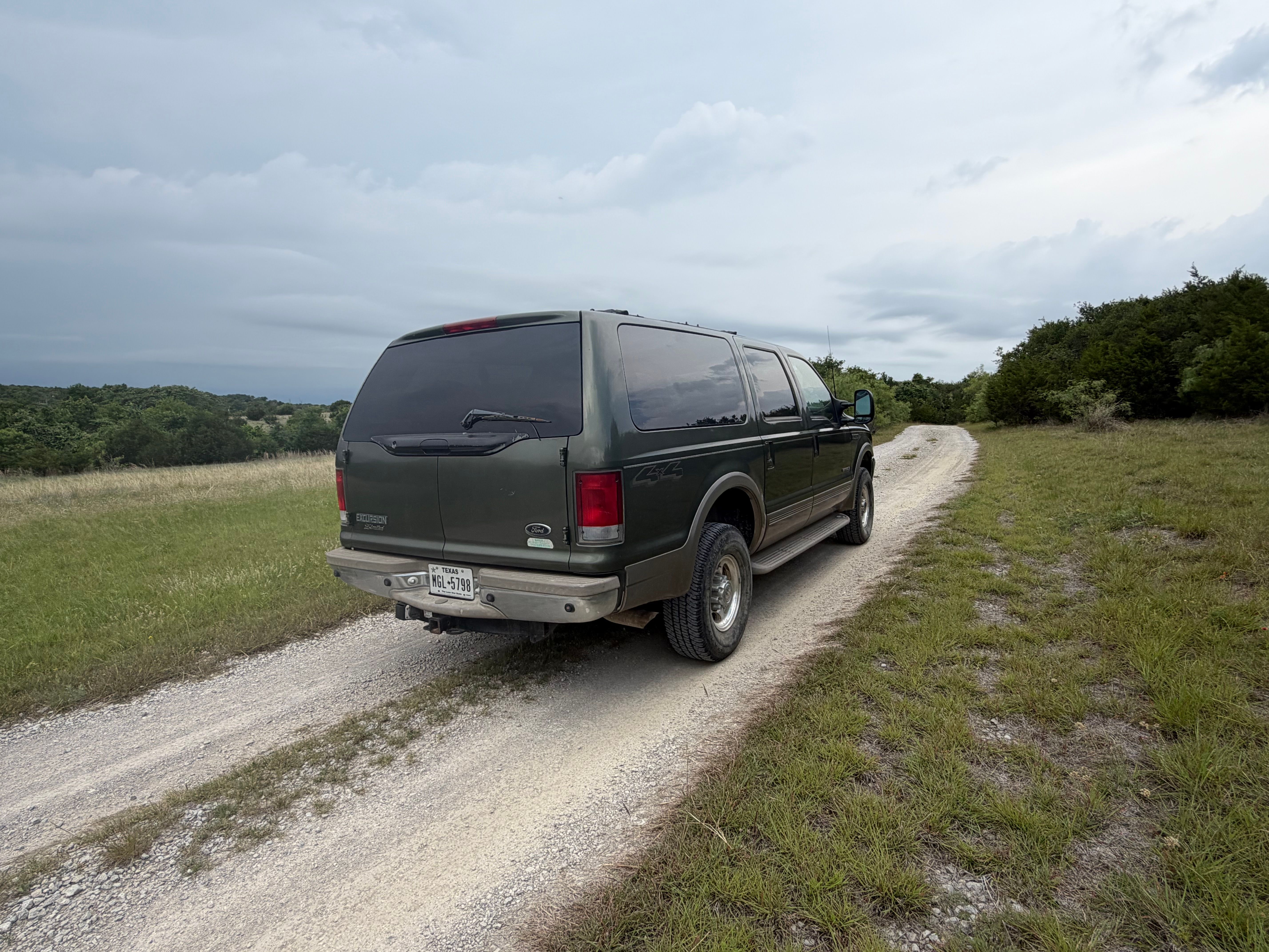 Used 2000 Ford Excursion Limited AWD/4WD image 15