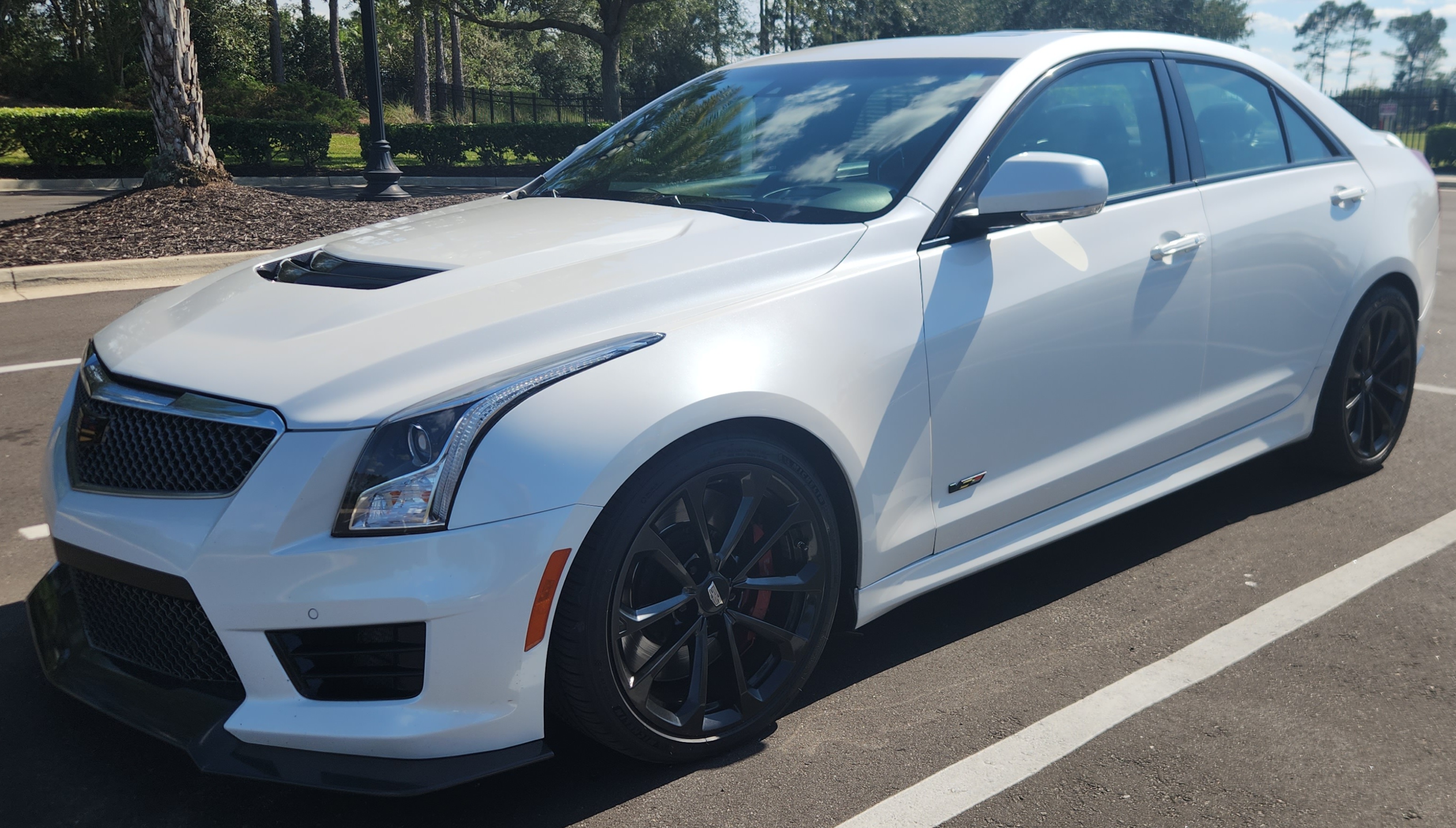 Used 2018 Cadillac ATS V w/ Luxury Package RWD image 4