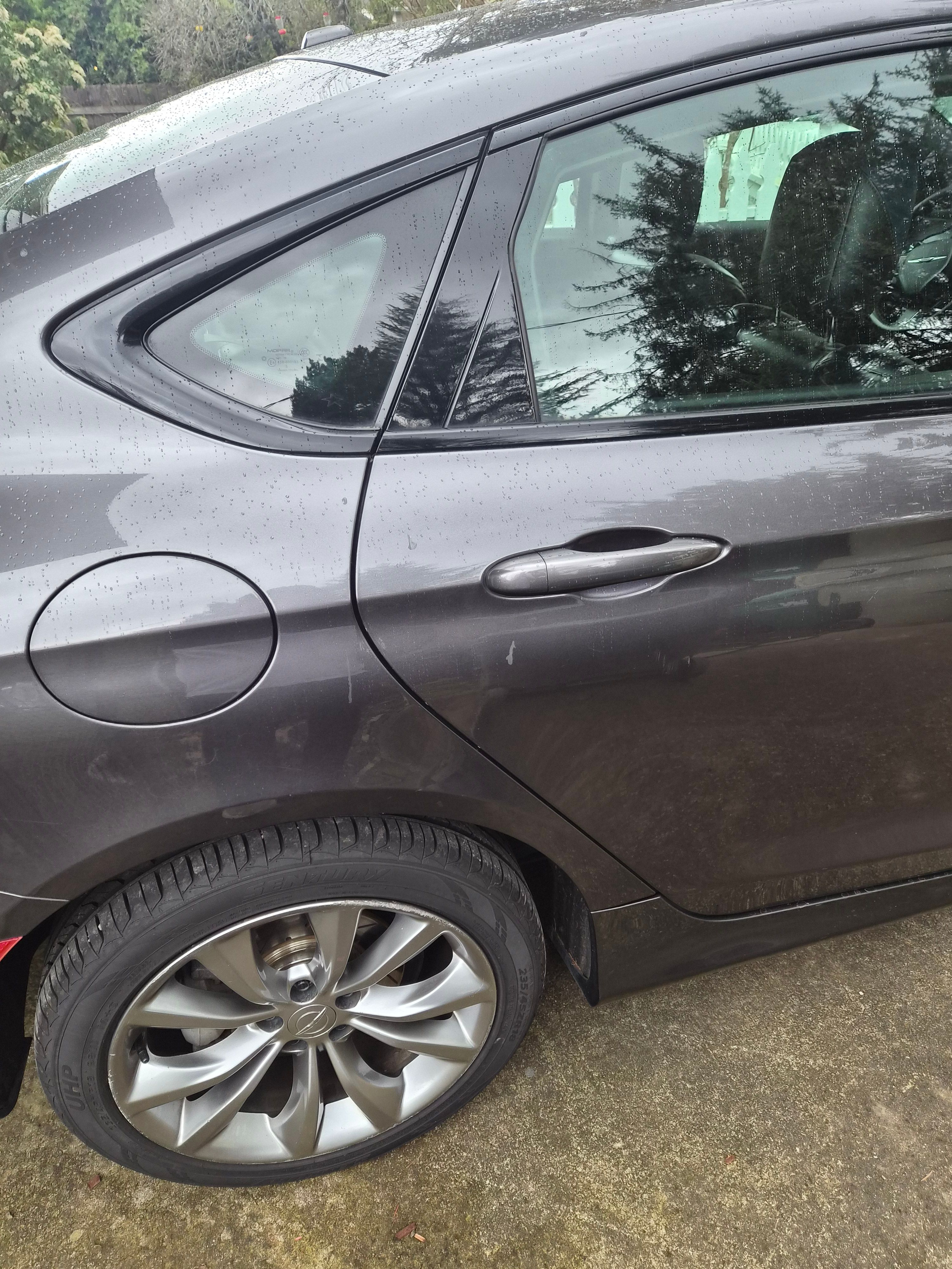 Used 2015 Chrysler 200 S FWD image 12