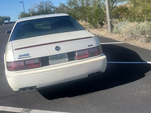 Used 1997 Cadillac Seville STS image 13
