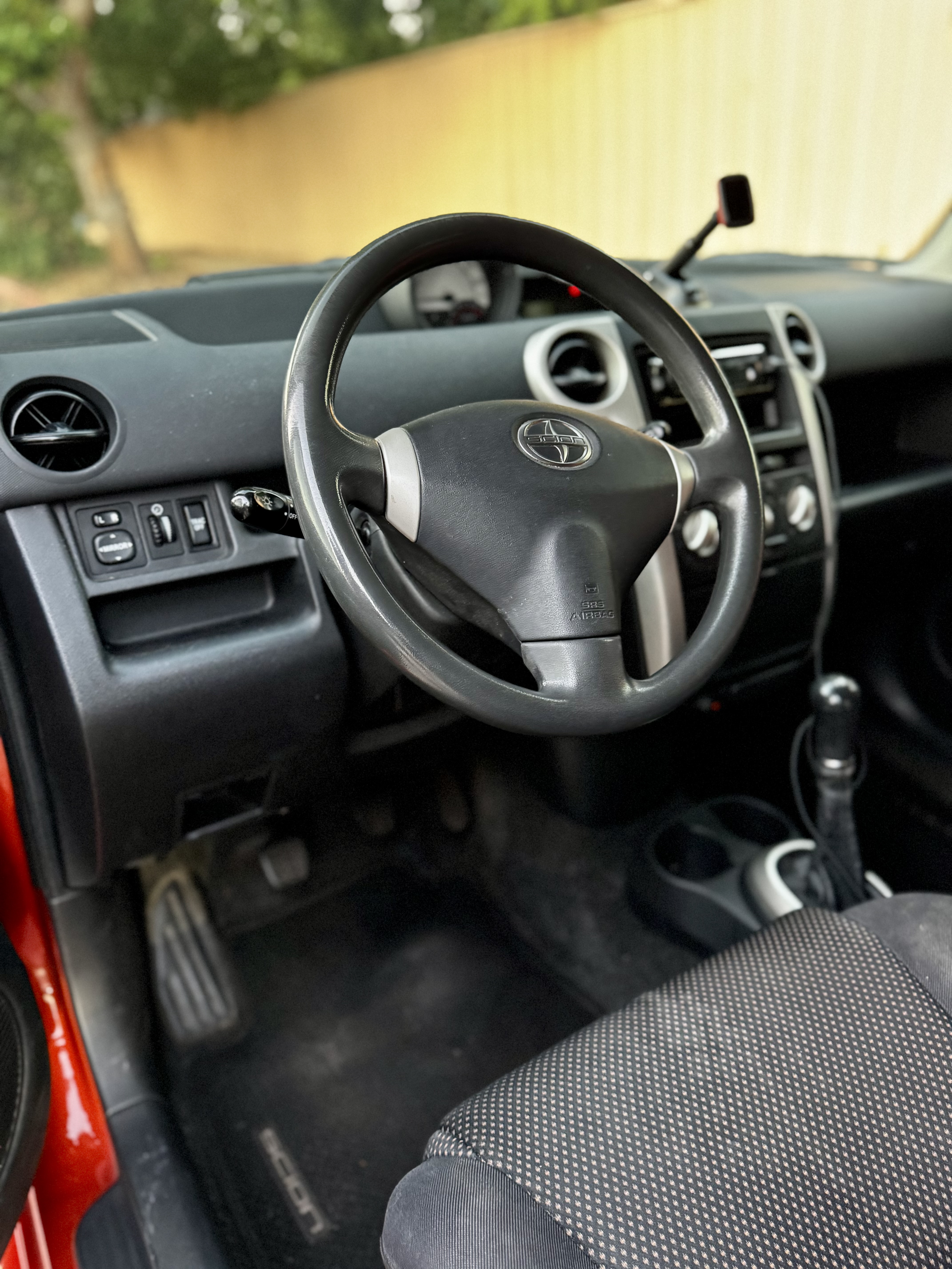 Used 2004 Scion xB FWD image 11