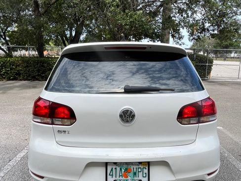Used 2011 Volkswagen Golf 2-Door FWD image 6