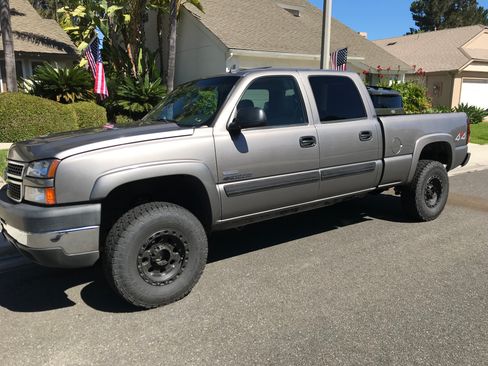 Used 2007 Chevrolet Silverado 2500 LT w/ Heavy-Duty Power Package AWD/4WD image 5