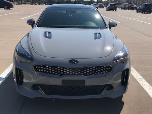 Used 2019 Kia Stinger GT1 RWD image 9