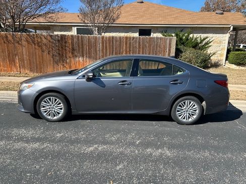 Used 2015 Lexus ES 350 w/ Luxury Package image 11