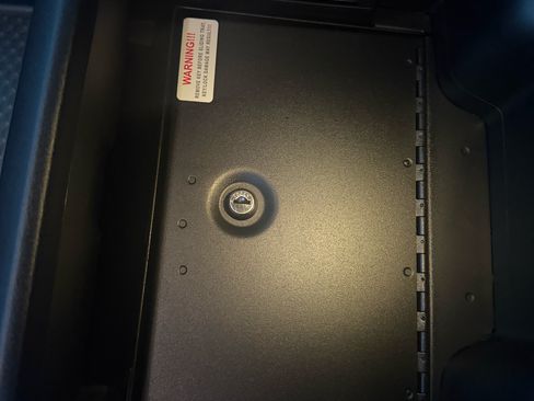 Used 2024 RAM 1500 Laramie image 9