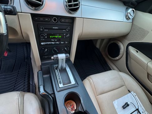 Used 2006 Ford Mustang Premium image 6