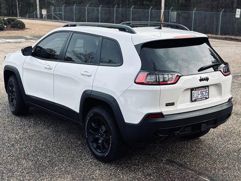 Used 2022 Jeep Cherokee Latitude w/ Sun & Sound Group image 9