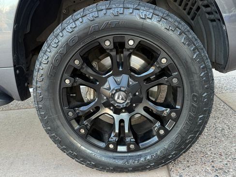 Used 2016 Toyota Land Cruiser image 12