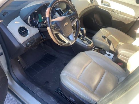 Used 2014 Chevrolet Cruze Diesel w/ Enhanced Safety Package image 5