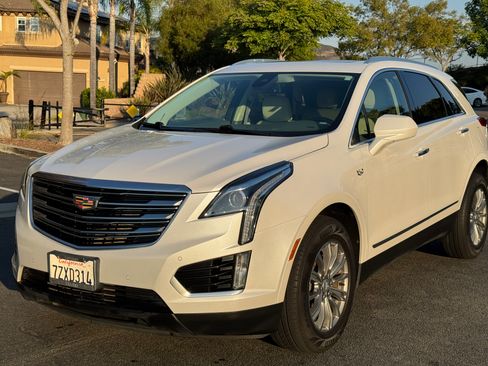 Used 2017 Cadillac XT5 Luxury w/ Driver Awareness Package image 4