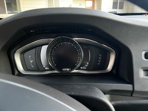 Used 2015 Volvo V60 T5 Premier w/ Convenience Package FWD image 9