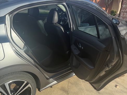 Used 2023 Nissan Sentra SR w/ SR Premium Package image 11