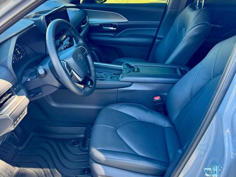 Used 2025 Toyota Grand Highlander AWD Hybrid image 22