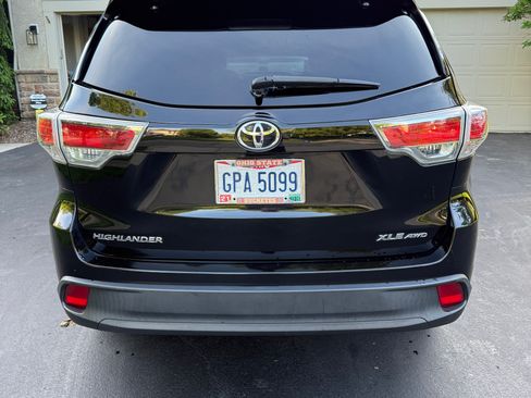 Used 2015 Toyota Highlander XLE AWD/4WD image 9