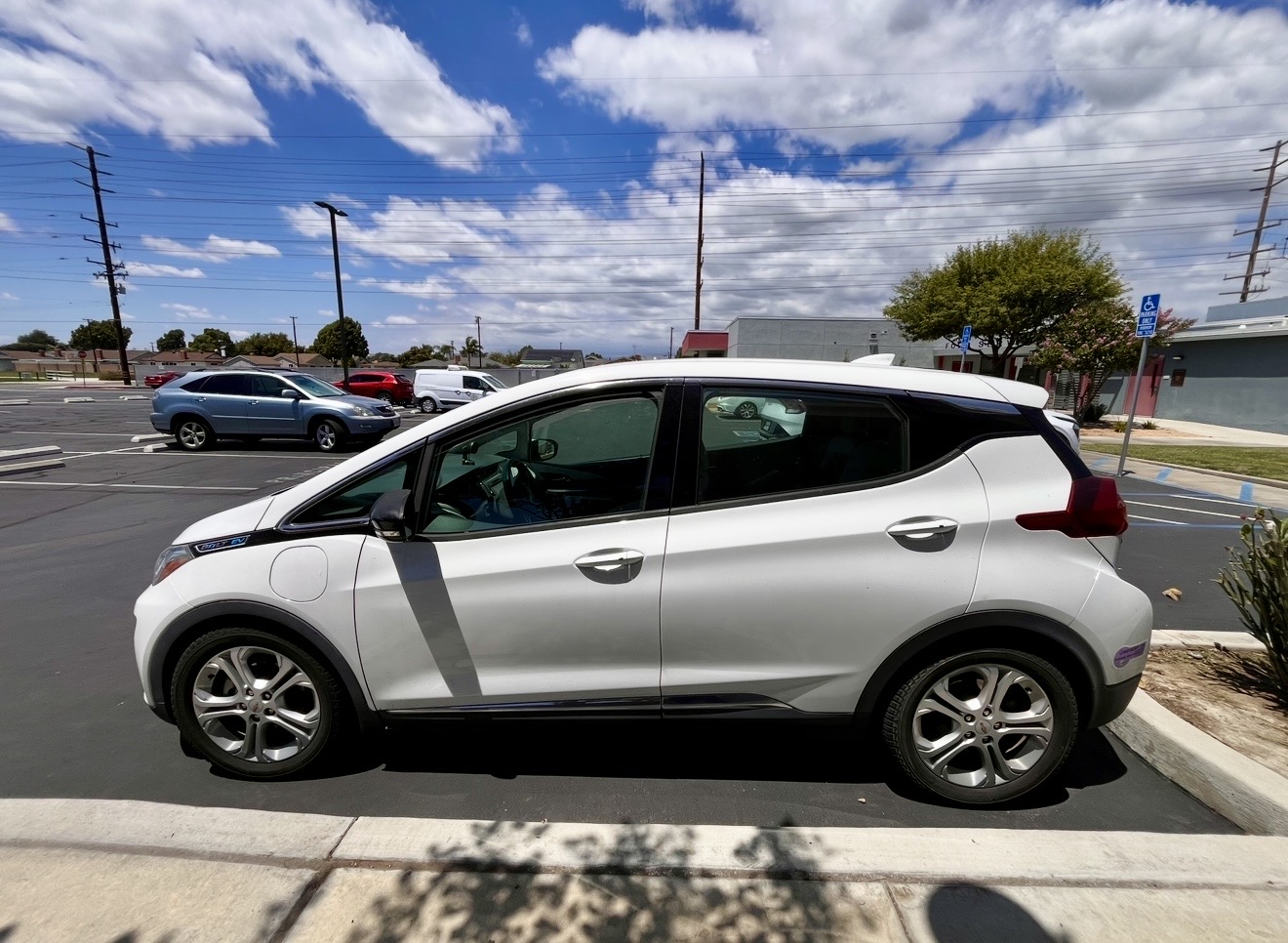 Used 2019 Chevrolet Bolt LT FWD image 1