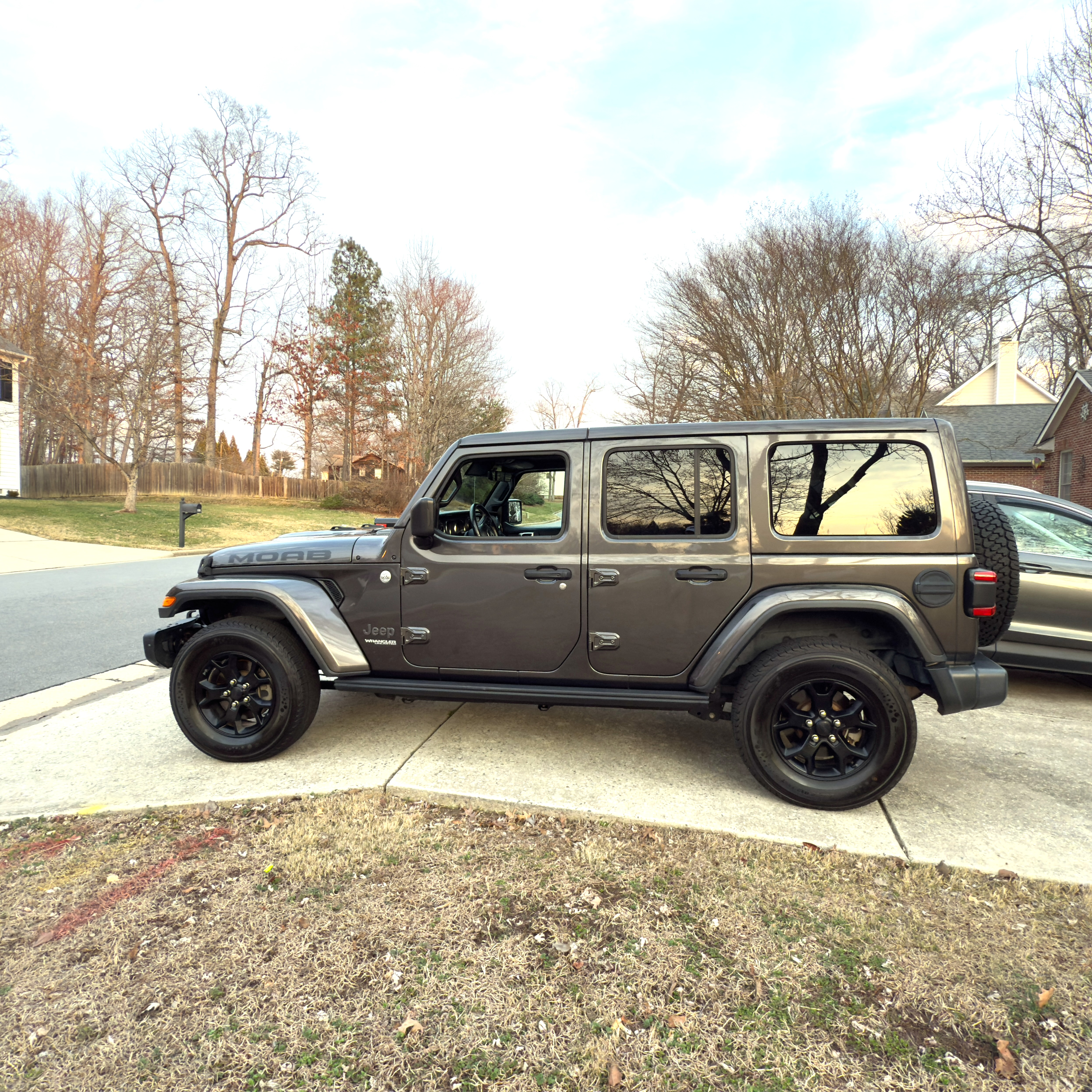 Used 2019 Jeep Wrangler Unlimited Sahara w/ Quick Order Package 24M Moab AWD/4WD image 6