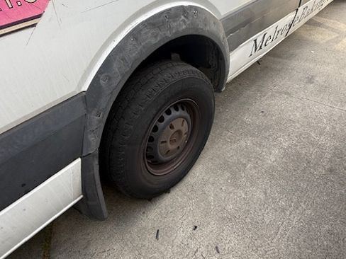 Used 2013 Mercedes-Benz Sprinter 2500 image 10