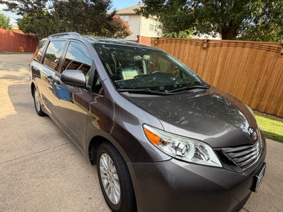 Used 2016 Toyota Sienna XLE w/ XLE Navigation Package