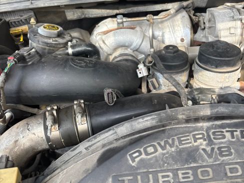 Used 2010 Ford F350 Lariat image 13