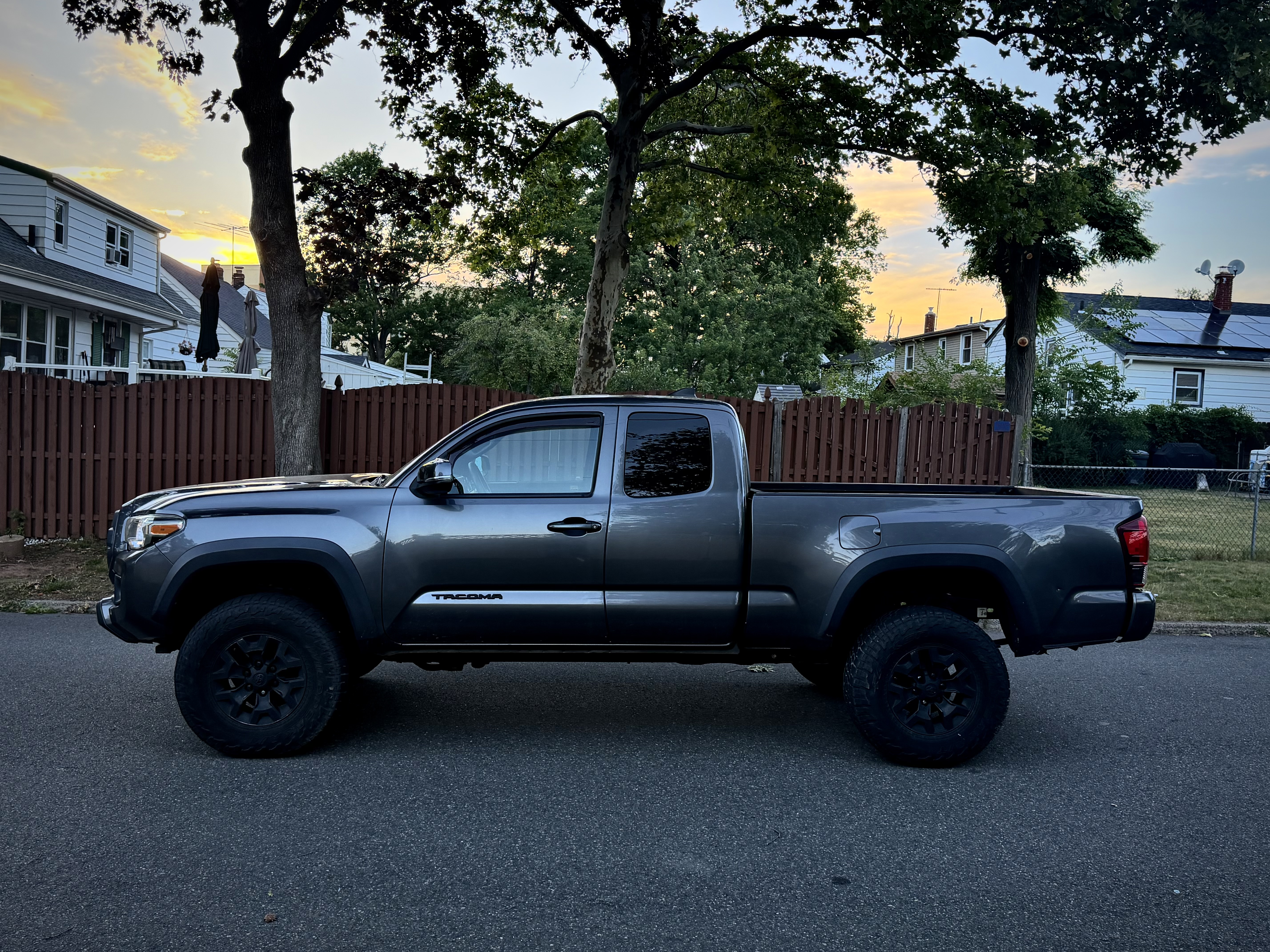 Used 2019 Toyota Tacoma TRD Off-Road AWD/4WD image 12