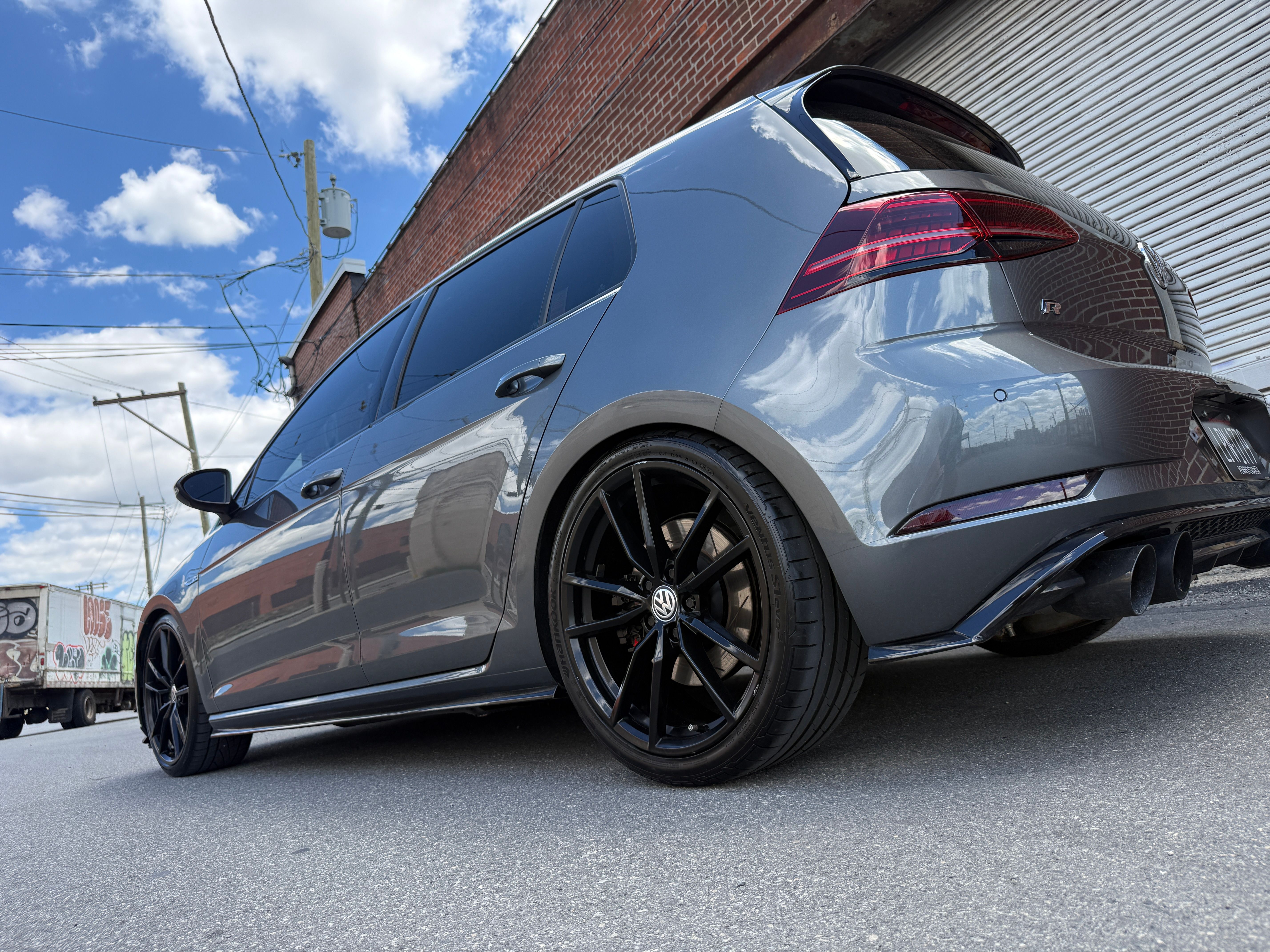 Used 2019 Volkswagen Golf 4-Door AWD/4WD image 2
