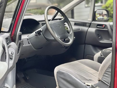 Used 1992 Toyota Previa LE image 9