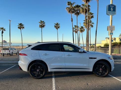 Used 2018 Jaguar F-PACE R-Sport image 4