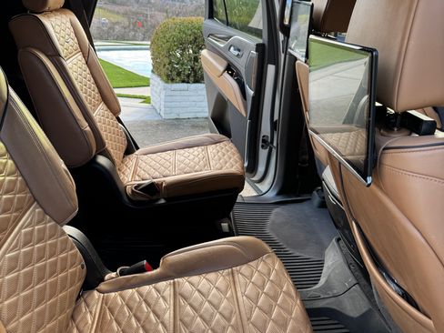 Used 2022 Cadillac Escalade Sport image 13