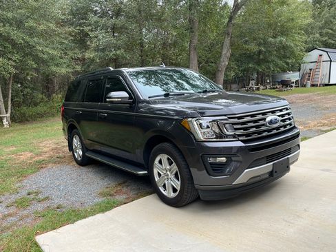 Used 2020 Ford Expedition XLT w/ Equipment Group 202A image 10