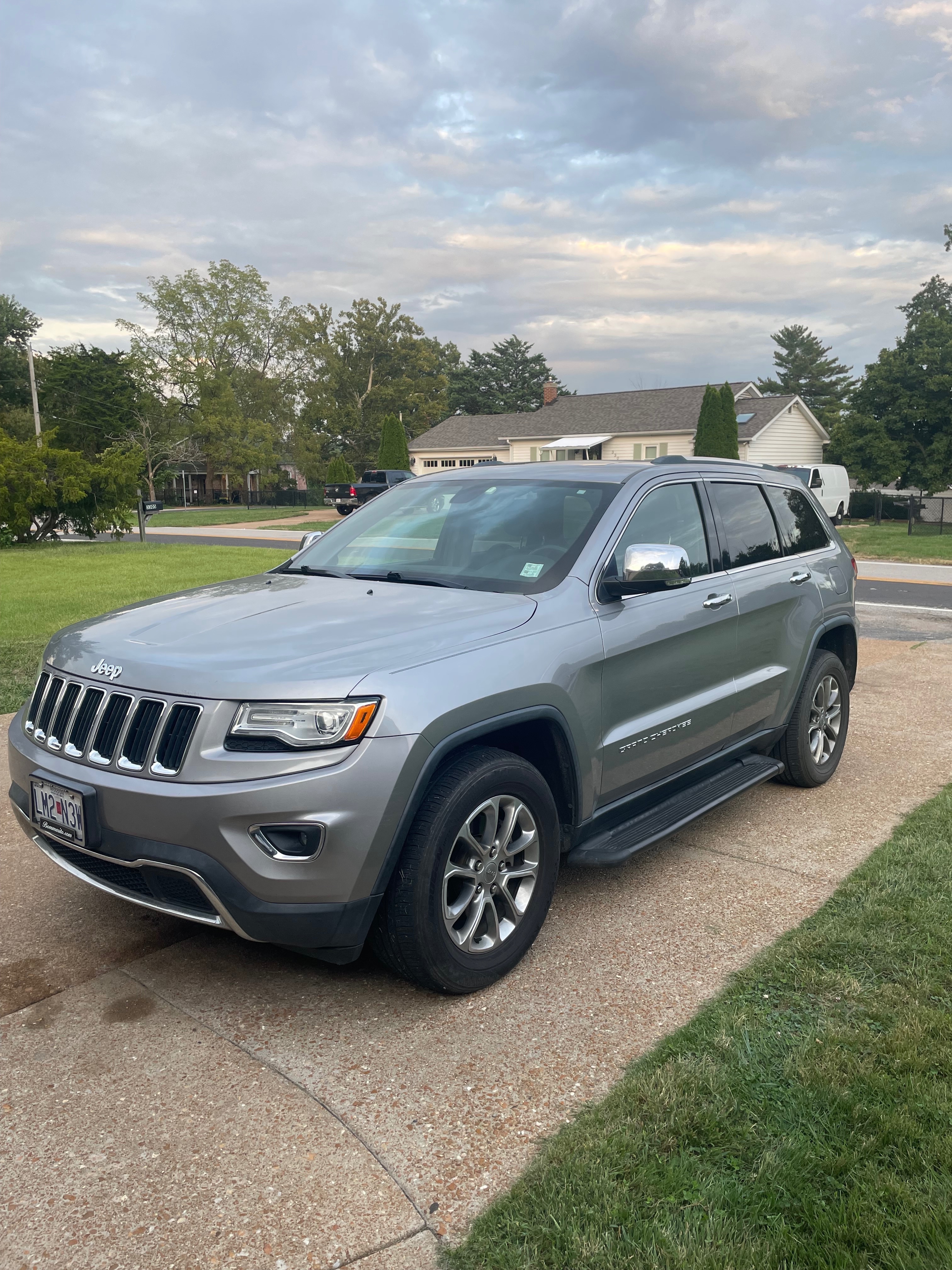 Used 2015 Jeep Grand Cherokee Limited w/ Luxury Group II AWD/4WD image 1