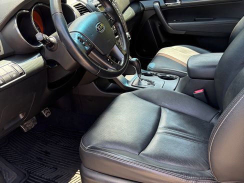 Used 2011 Kia Sorento SX AWD/4WD image 8