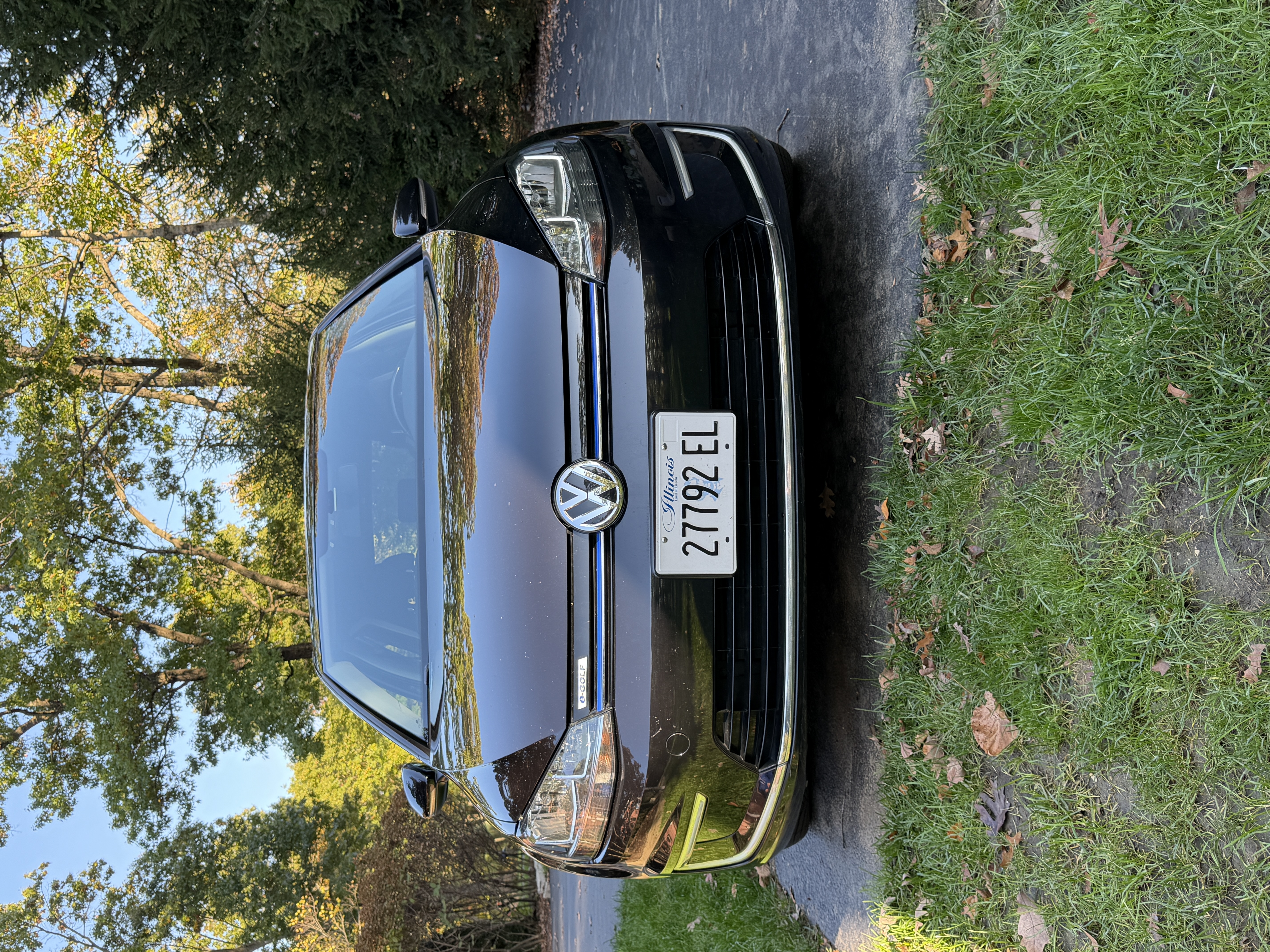 Used 2018 Volkswagen e-Golf SE w/ DC Fast Charging Package FWD image 9