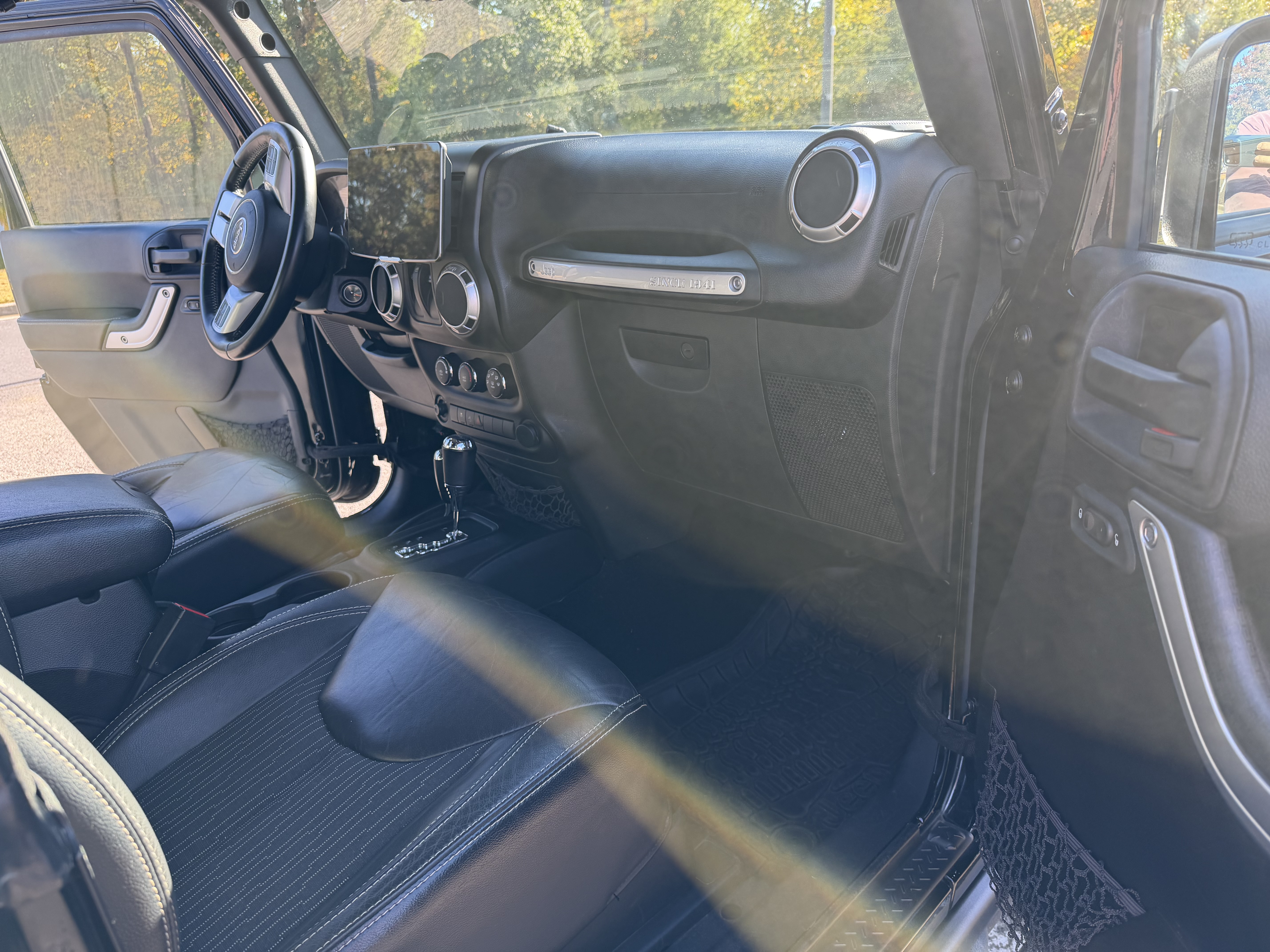 Used 2015 Jeep Wrangler Sport AWD/4WD image 16